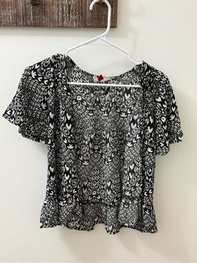 Red Camel Black & White Patterned blouse short sleeve